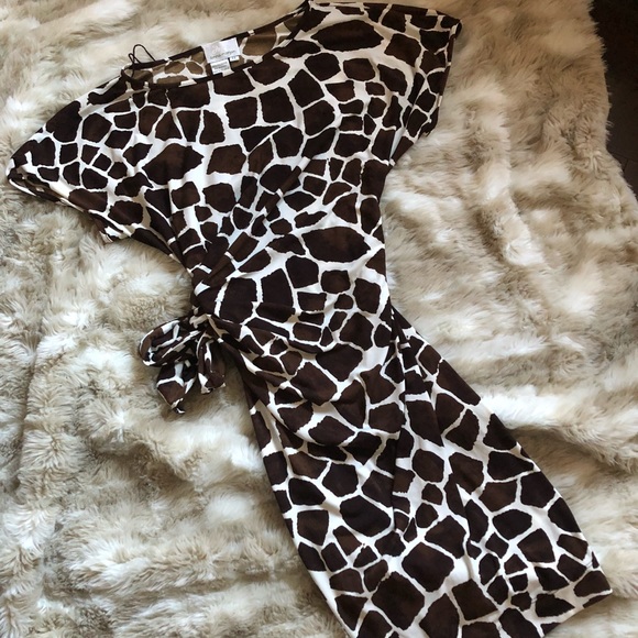 Donna Morgan Dresses & Skirts - Print dress